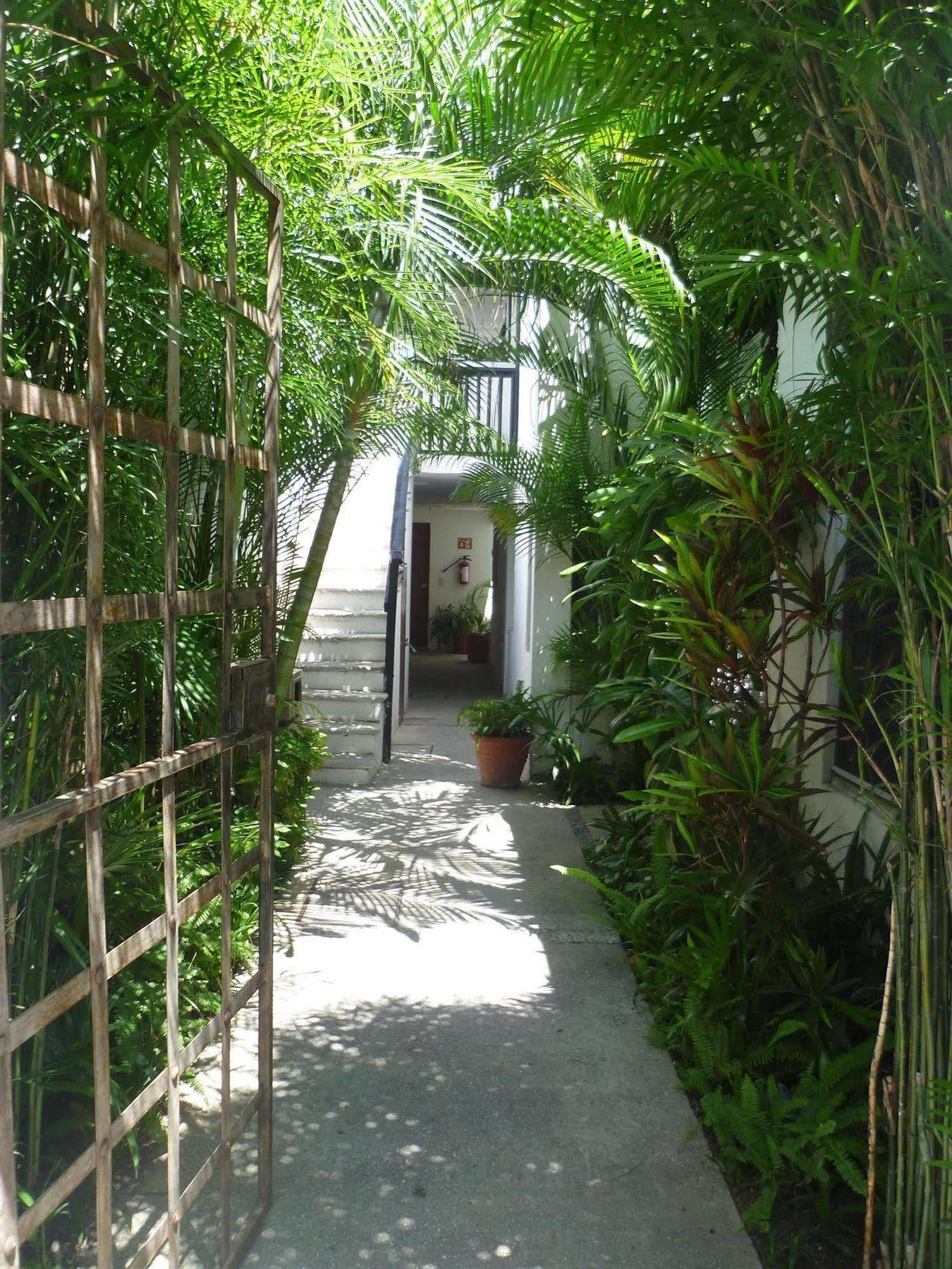Hostal Haina Cancun Bagian luar foto